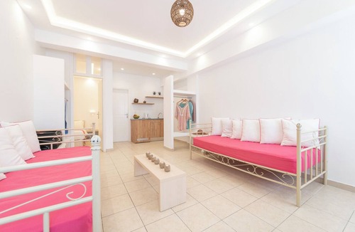 Agios Georgios Bed & Breakfast | Deluxe Apartment BB for 4 guests