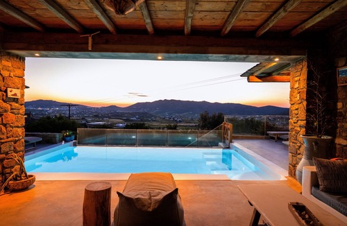 Xilokeratidi Apartment | Deluxe Apartment with Kitchenette and Shared Outdoor Pool