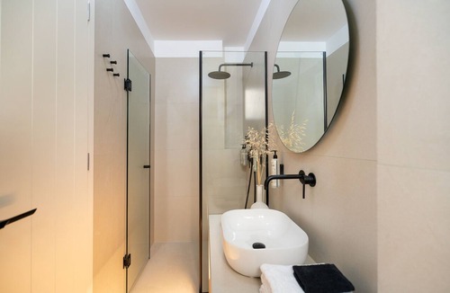 Psathi House | Deluxe Suite with Private Pool and side-Seaview