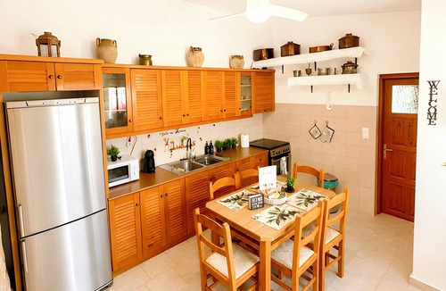 Omales Apartment | Diak’s Tower | Sunset Sea View in Mani