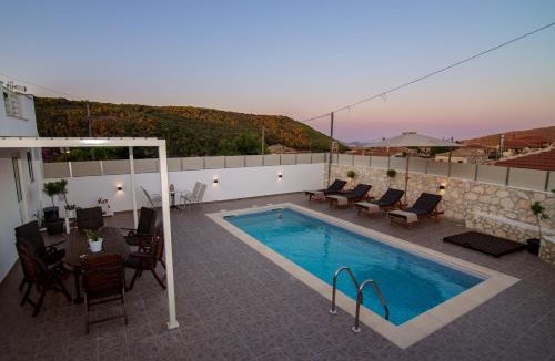 Koiliomenos House | Dimitra's House with Private Pool