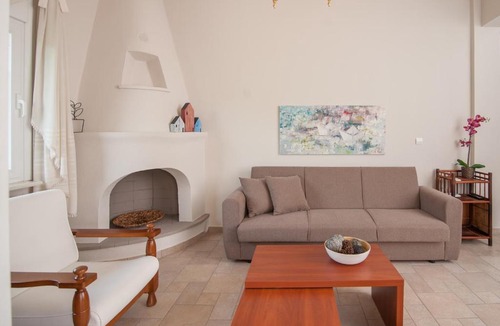 Paralia Pantaleimonos Apartment | Dioni Houses