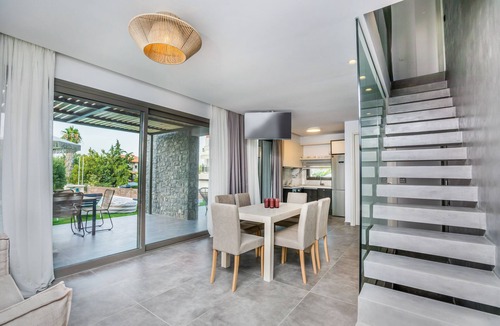 Pefkochori Villa | Dionisos Luxury Villas. Private Villas with private pools for rent.