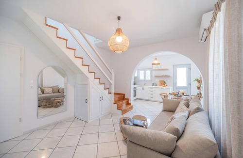 Naxos Town House | Disis Residence Naxos Independent Holiday Home