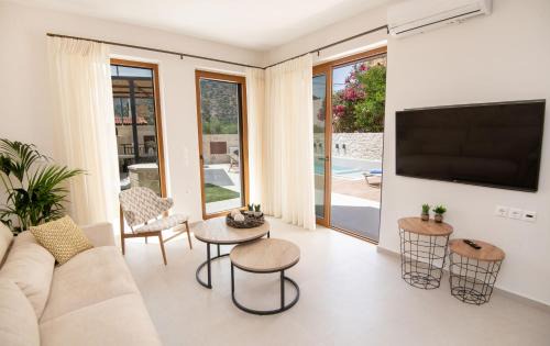 Melidoni Villa | Dodo's Residence, heated pool & jacuzzi!