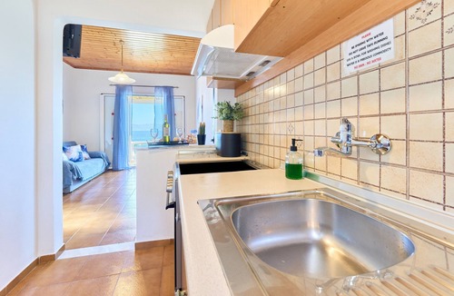 Katsimatika Apartment | Dolphin Villa 1 Studio Apartment with Sea View, Wi-Fi and Air Conditioning