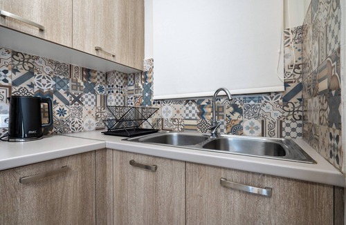 Attiki Apartment | Downtown Family Apartment Walk to Metro by ΜΡS