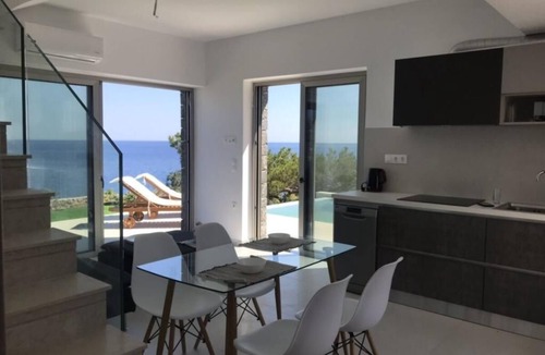 Achlia Villa | Dream villa with pool and sea view in south-east Crete