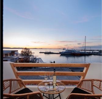 Old Town Naxos Apartment | Due Venti Downtown Suites Naxos Sunset View