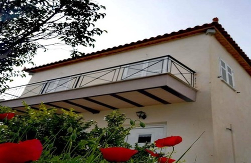 Kalloni House | Easy-peasy Holiday Home in Kalloni with Balcony