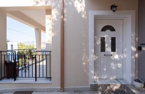 Argostoli Apartment | Effie's Escape Spacious country house