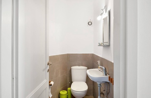 Ioulida House | Efrossyni House: Sea View, Private Garden & Wi-Fi