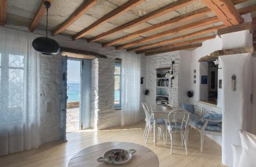 Exomvourgo House | Elayio Houses