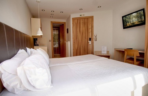 Khalandrion House | Elements Rooms and Apartments