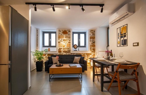 Ermoupoli Apartment | Elements Syros Apartments