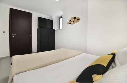 Ermoupoli Apartment | Elements Syros Apartments