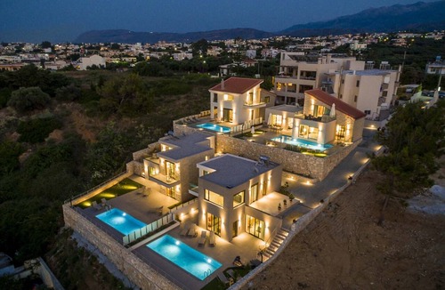 Kato Galatas Villa | Elvoria Villa I -Luxury close to the Sea!