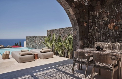 Oia Apartment | Elyrion Suite, Divine Sea Views, Private Pool, Furnished Terrace, Sanrotini