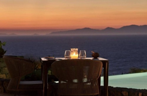 Oia Apartment | Elyrion Suite, Divine Sea Views, Private Pool, Furnished Terrace, Sanrotini