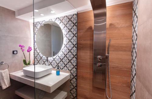 Violi Charaki House | Elysian Rose Residence