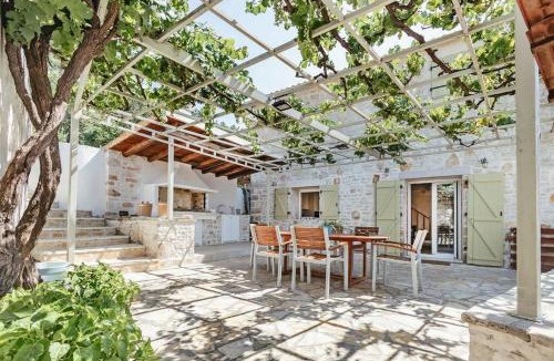 Aleimmatades Villa | Emily's cottage house