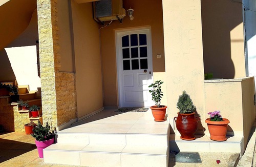 Karteros Apartment | Emmanouil airport beach apartment in Karteros