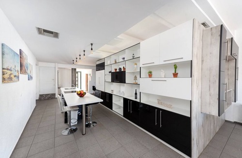 Agios Nikolaos House | Enjoyable 2-bedroom house with ACand bbq beachfront