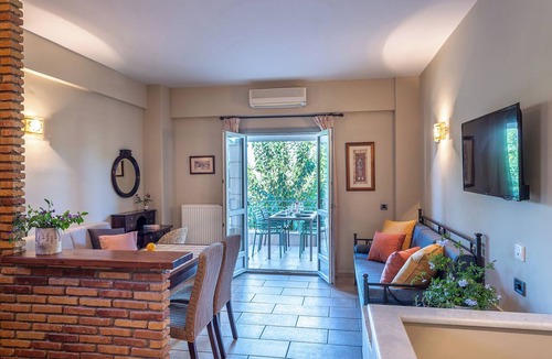 Longos Apartment | ERATO & KALYPSO split level apartment (60m² for 2-5 people)