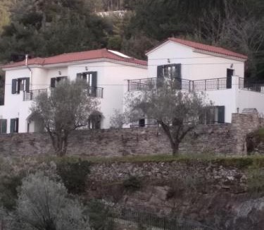 Armenistis House | Eri Rooms to Let