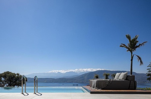 Akrotiri Villa | Etheria Elli Villa, Retreat to Ethereal Luxury and Wellness by etouri