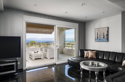 Gouvia Apartment | Euphoria Seaview Residences with Shared Pool - Superior Apartment