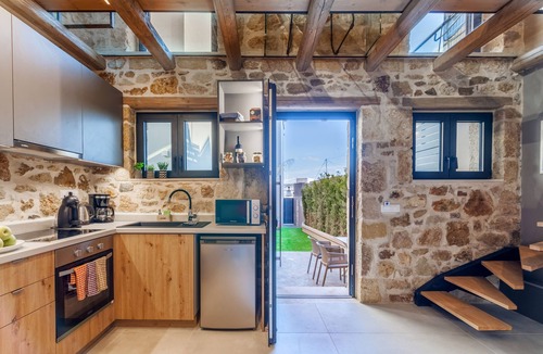 Heraklion House | Evangelia Casa, comfy stay, centrally, with views!