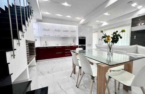 Ampelokipoi Apartment | Evilion Maisonette in Athens