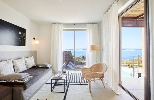 Ouranoupoli Villa | Excellent Halkidiki Villa | Ocean Villa 1 | 1 Bedroom | Stunning Sea Views