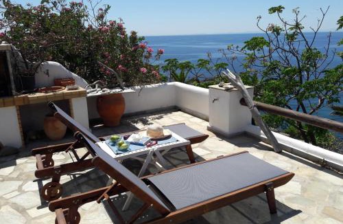 Ydrousa House | Exclusive Beach House