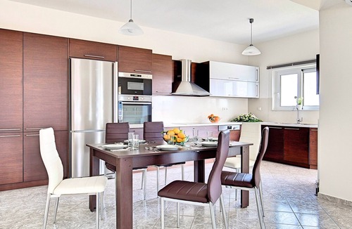 Kournas House | für 12 Personen in Kournas, Kreta (West-Kreta) by Interhome