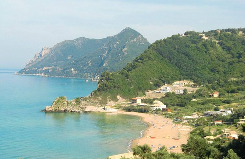 Parelia Apartment | Family Friendly Apartments With a Swimming Pool on Pelekas Beach