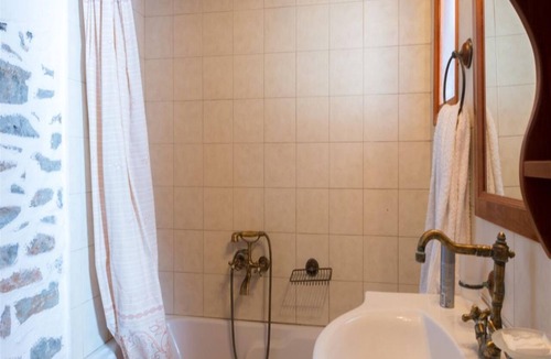 Vrouhas Villa | Family Villas with unique surroundings (Almond Tree Villa 1)