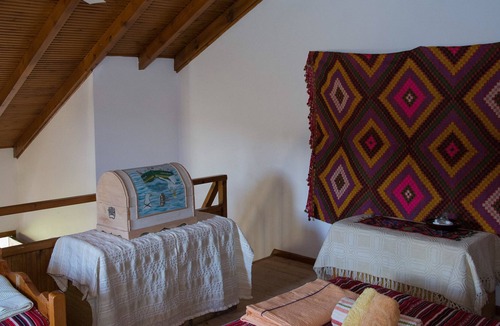 Kokkini Chani Cottage | Family home with Private Garden near the Beach