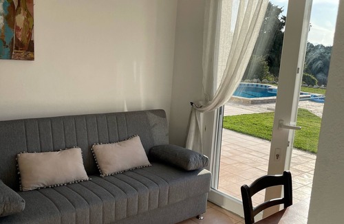 Rethymno House | Family-run Villa Cornelia - 3 separate apartments - tranquillity and sea views.