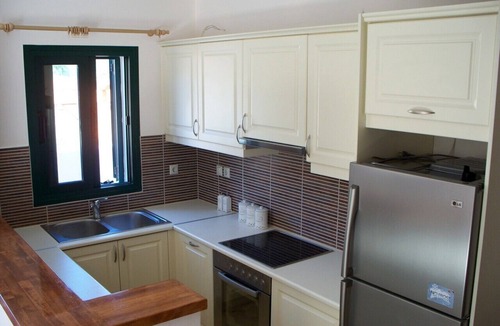 Karavomylos Villa | Fedra (3 bedrooms, Sleeps 6)