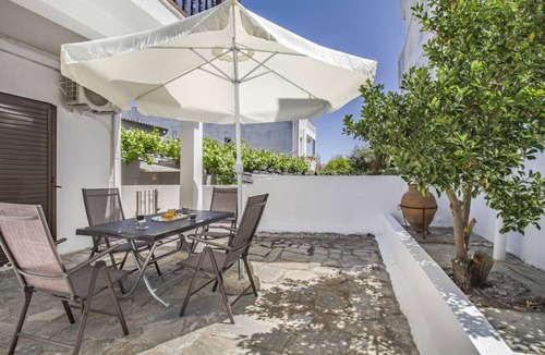 Nea Fokaia Apartment | Filia Apartment Aposperitis by RentalsPro