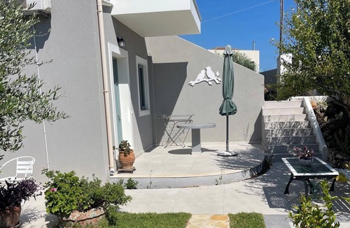 Kaligata House | Flat - Sleeps 2 - Parking - Patio