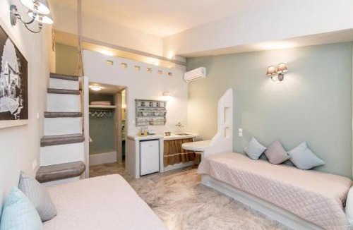 Tinos Town Hotel | Fratelli Family Rooms