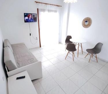 Galatas Apartment | Galatas apartment 5 with beautiful sunset, 750m from the sea