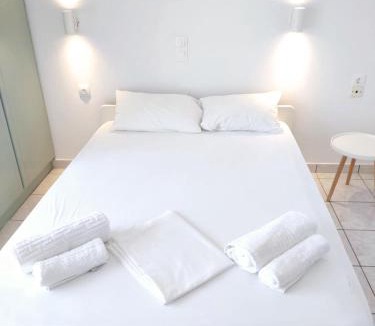 Galatas Apartment | Galatas apartment 5 with beautiful sunset, 750m from the sea