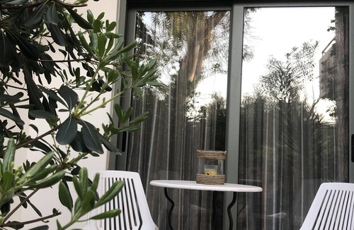 Platanes House | Garden view studio!