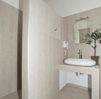 Ornos Apartment | Gelos House