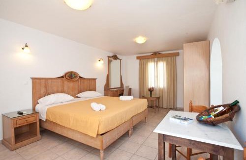 Ornos Apartment | Gelos House