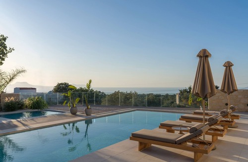 Prines Villa | Georgia Villa - With Private Heated Pool